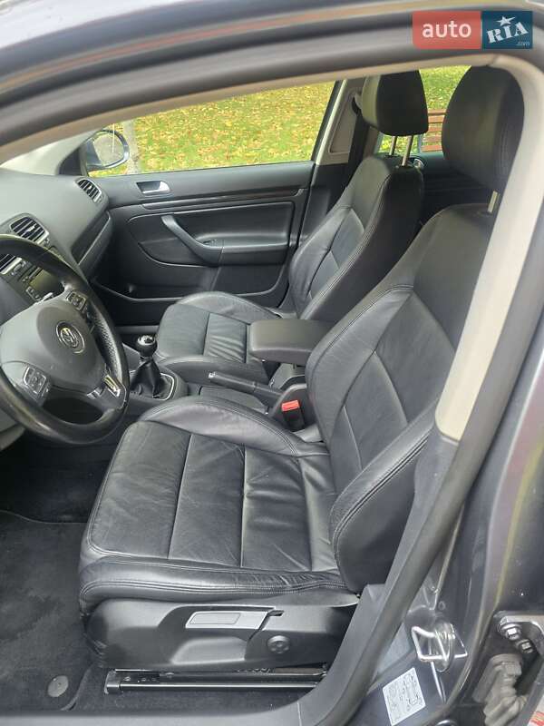 Універсал Volkswagen Golf 2012 в Києві фото 38 Універсал Volkswagen Golf 2012 в Києві