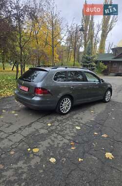 Универсал Volkswagen Golf 2012 в 