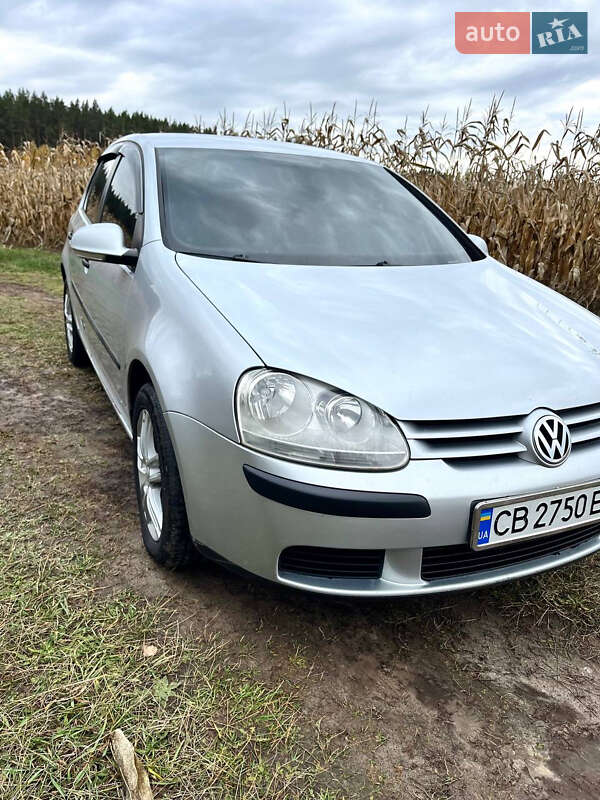 Хэтчбек Volkswagen Golf 2004 в Нежине