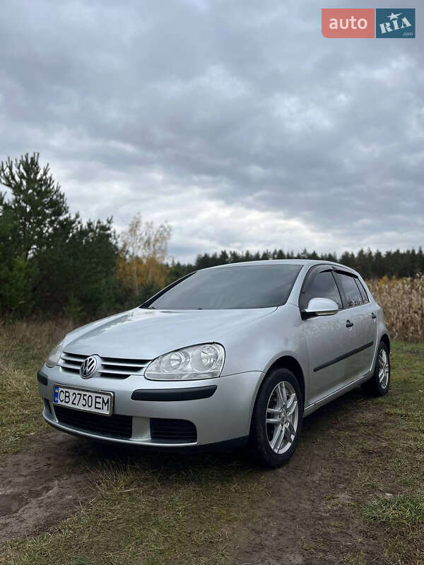 Хэтчбек Volkswagen Golf 2004 в Нежине