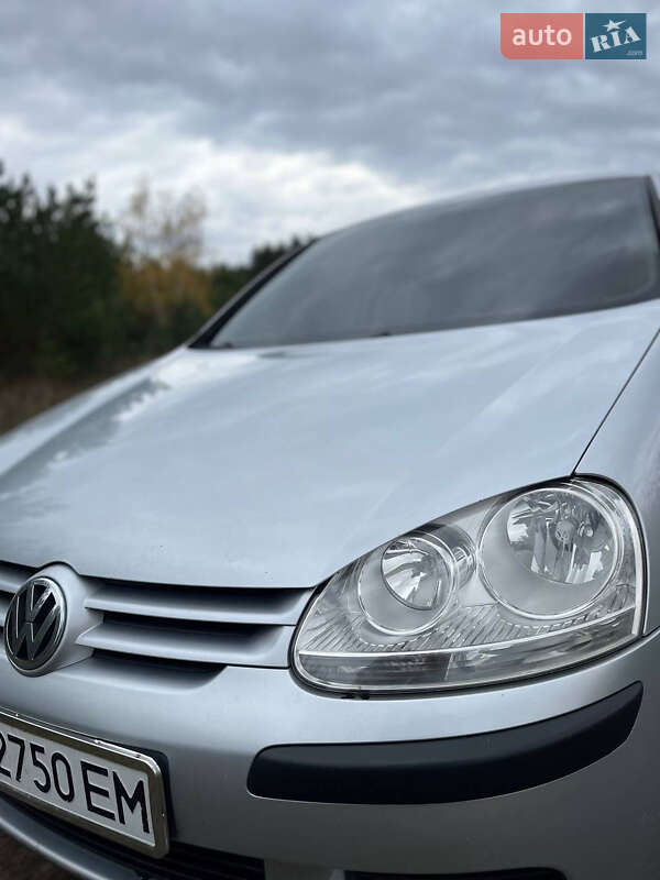Хэтчбек Volkswagen Golf 2004 в Нежине
