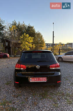 Хэтчбек Volkswagen Golf 2010 в 