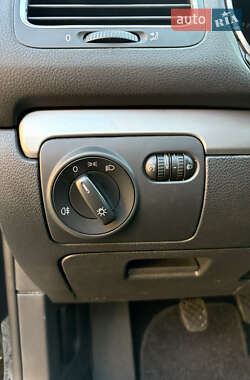 Хэтчбек Volkswagen Golf 2010 в 