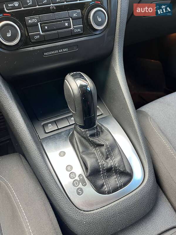 Універсал Volkswagen Golf 2012 в Львові