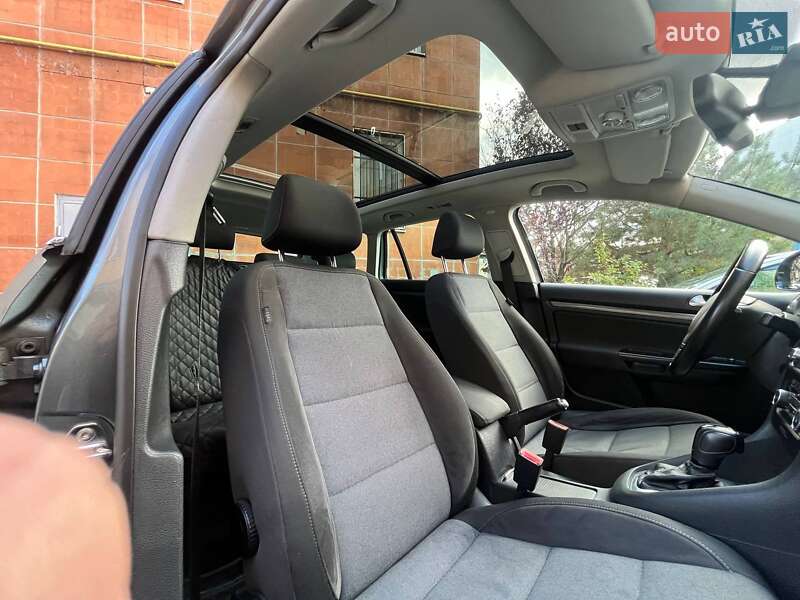 Універсал Volkswagen Golf 2012 в Львові