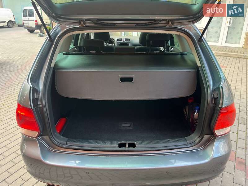 Універсал Volkswagen Golf 2012 в Львові