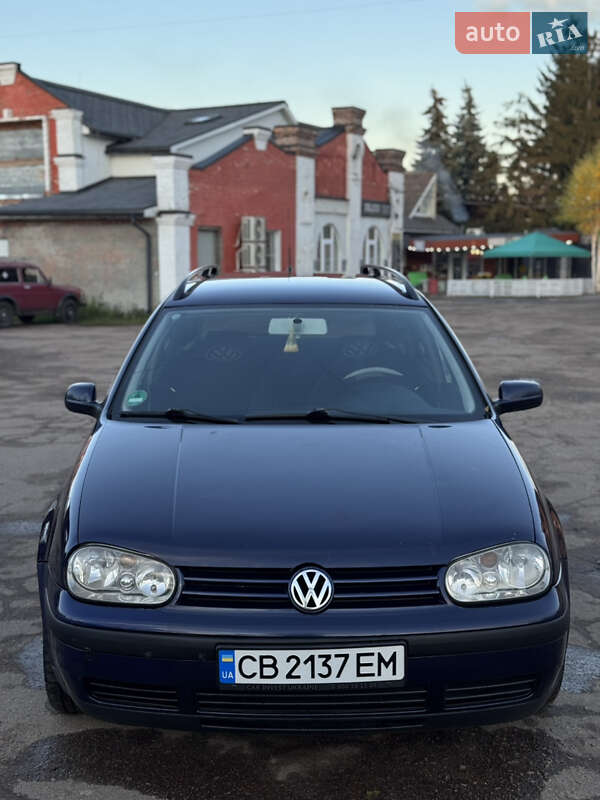 Універсал Volkswagen Golf 2001 в Чернігові