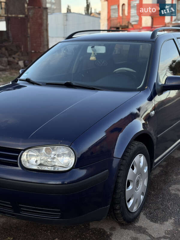 Універсал Volkswagen Golf 2001 в Чернігові