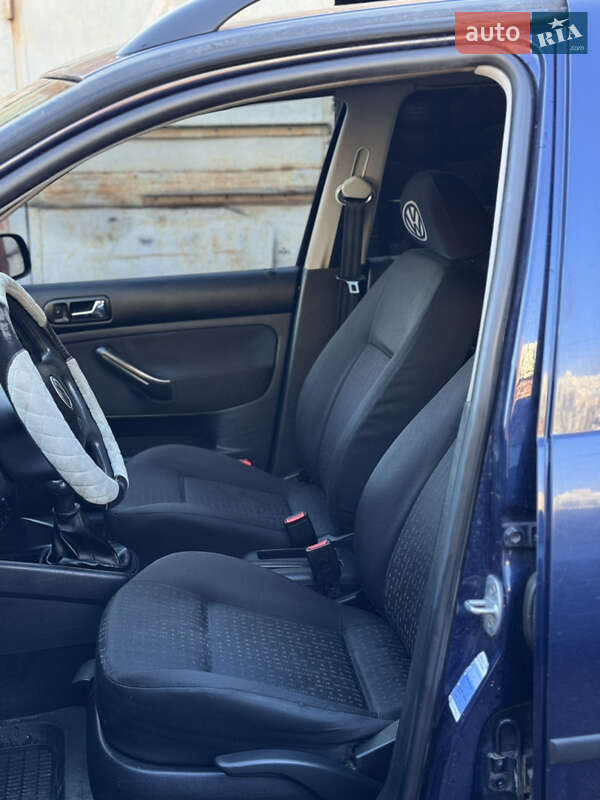 Універсал Volkswagen Golf 2001 в Чернігові