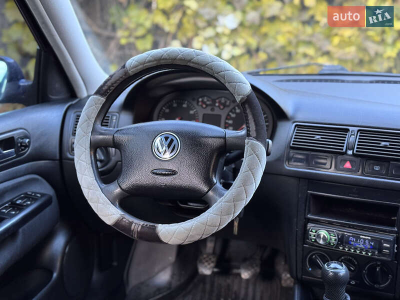 Універсал Volkswagen Golf 2001 в Чернігові