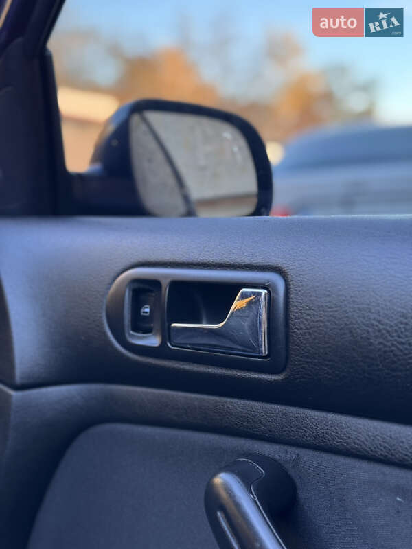 Універсал Volkswagen Golf 2001 в Чернігові