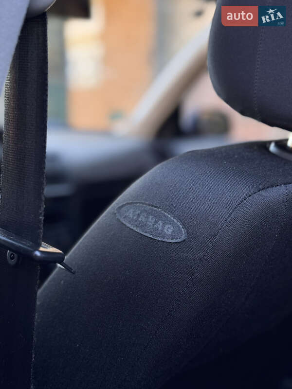 Універсал Volkswagen Golf 2001 в Чернігові