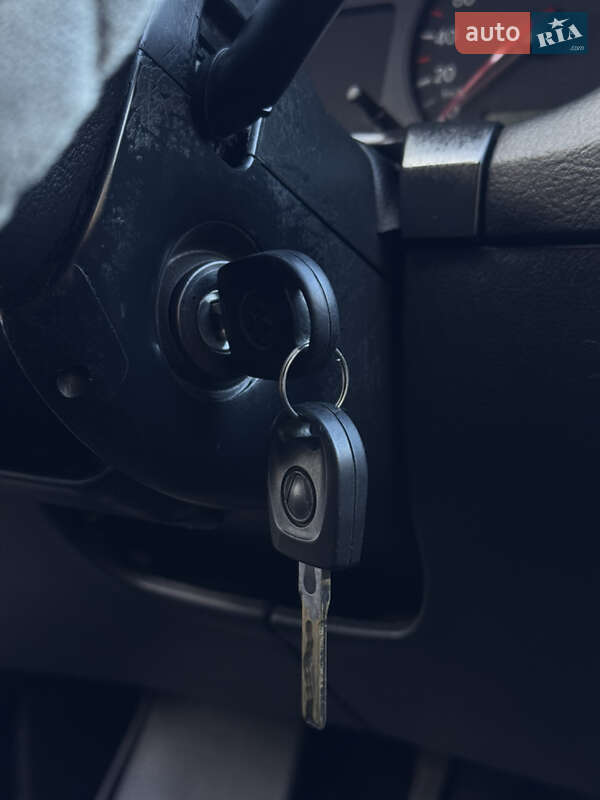 Універсал Volkswagen Golf 2001 в Чернігові