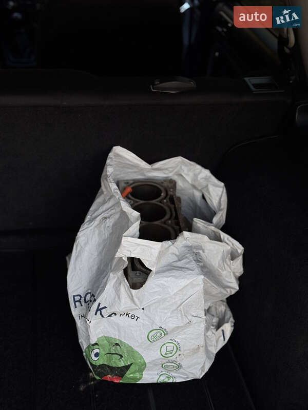 Універсал Volkswagen Golf 2001 в Чернігові