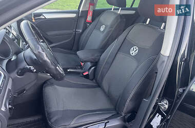 Хэтчбек Volkswagen Golf 2011 в 