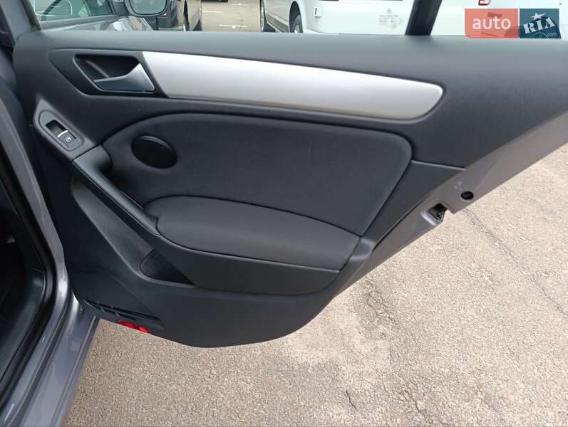 Хэтчбек Volkswagen Golf 2009 в Киеве фото 25 Хэтчбек Volkswagen Golf 2009 в Киеве