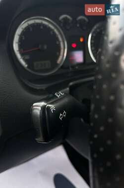 Универсал Volkswagen Golf 2004 в  фото 40 Универсал Volkswagen Golf 2004 в