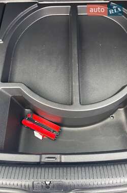 Универсал Volkswagen Golf 2004 в  фото 45 Универсал Volkswagen Golf 2004 в