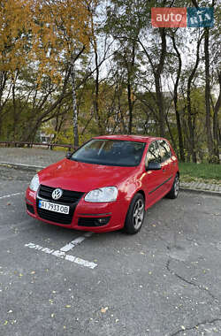 Хэтчбек Volkswagen Golf 2004 в Киеве