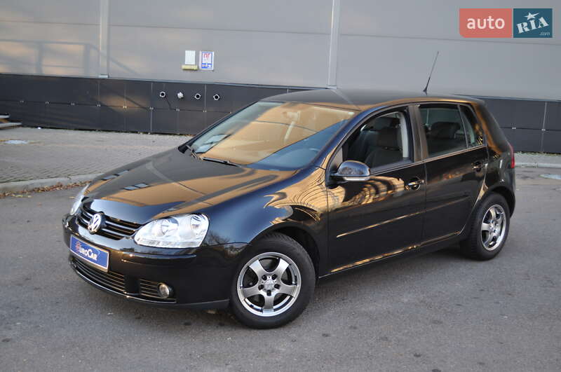 Хэтчбек Volkswagen Golf 2009 в Киеве