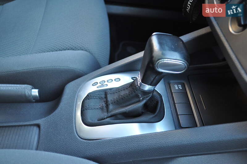 Хэтчбек Volkswagen Golf 2009 в Киеве