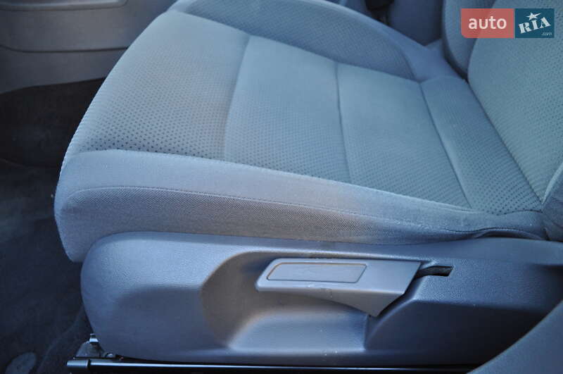 Хэтчбек Volkswagen Golf 2009 в Киеве