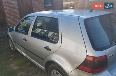 Хэтчбек Volkswagen Golf 2001 в Калиновке