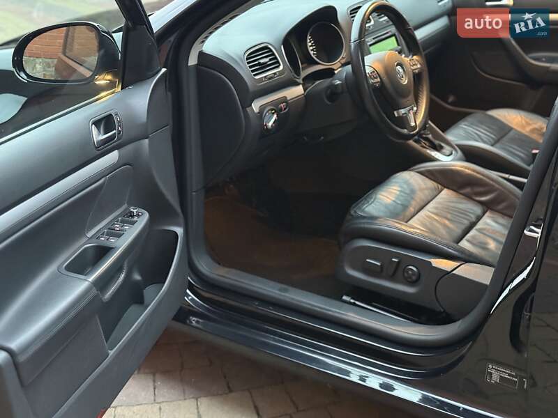 Универсал Volkswagen Golf 2012 в Сарнах