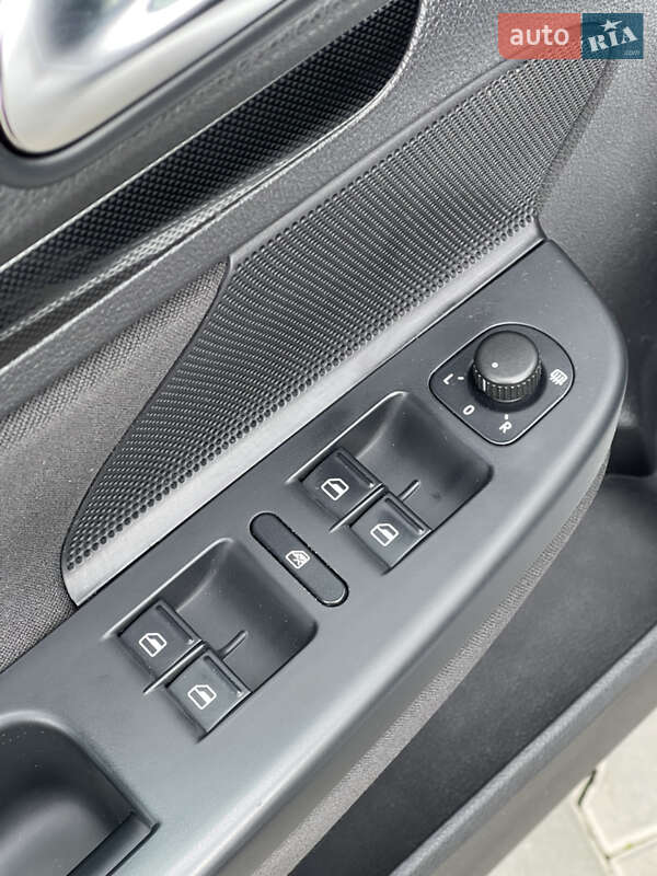 Універсал Volkswagen Golf 2010 в Луцьку