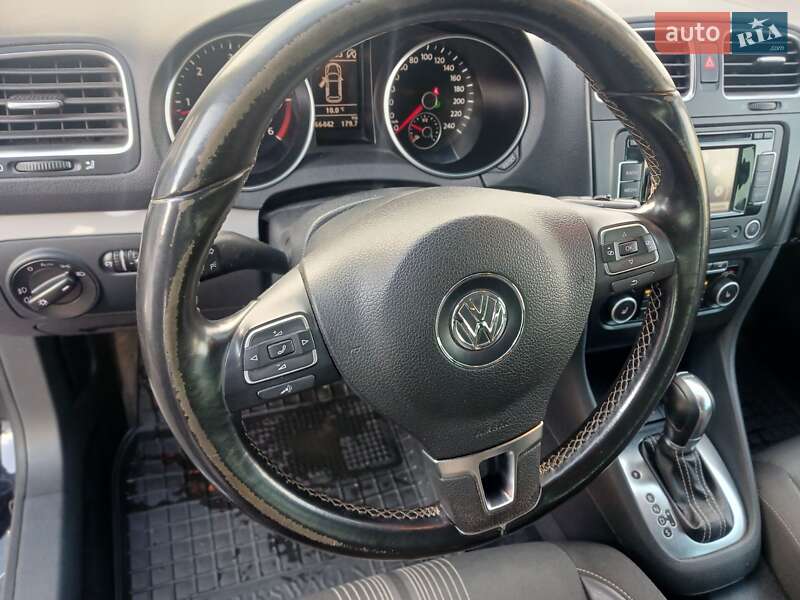 Универсал Volkswagen Golf 2013 в Киеве