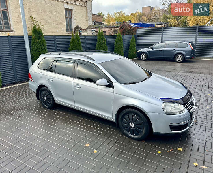 Універсал Volkswagen Golf 2009 в Черкасах