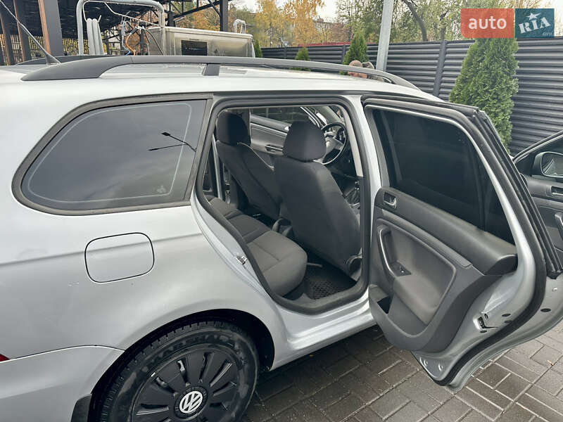 Універсал Volkswagen Golf 2009 в Черкасах