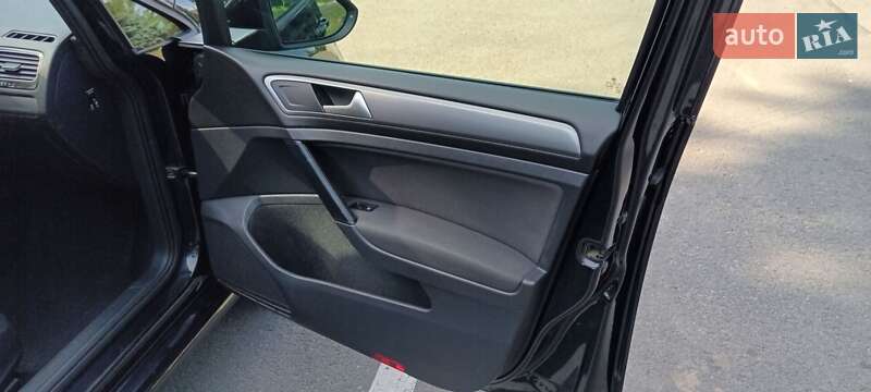 Універсал Volkswagen Golf 2014 в Миколаєві