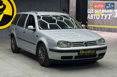 Універсал Volkswagen Golf 2003 в Чернівцях