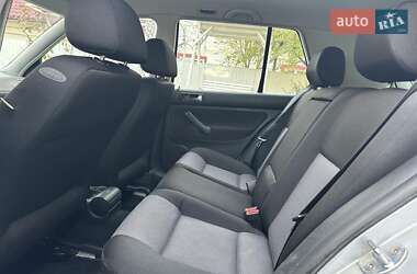 Хэтчбек Volkswagen Golf 2002 в  фото 77 Хэтчбек Volkswagen Golf 2002 в