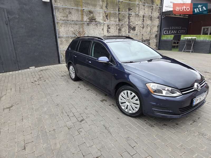 Універсал Volkswagen Golf 2016 в Сумах