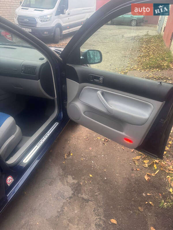 Хэтчбек Volkswagen Golf 2000 в Хмельницком