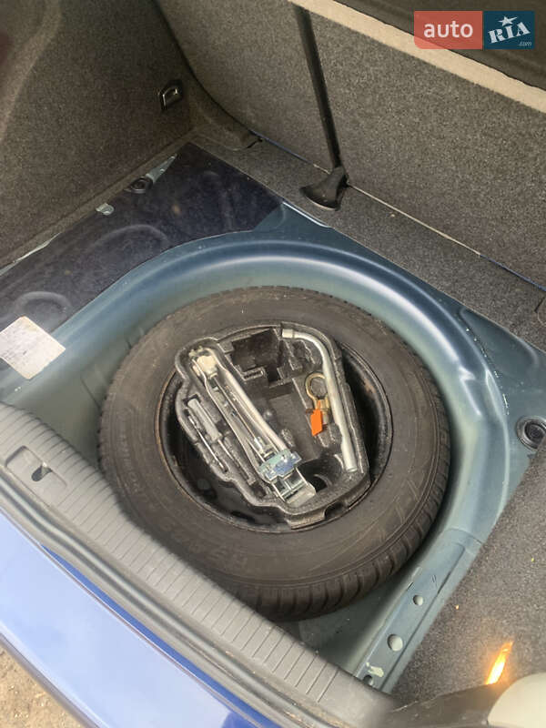 Хэтчбек Volkswagen Golf 2000 в Хмельницком