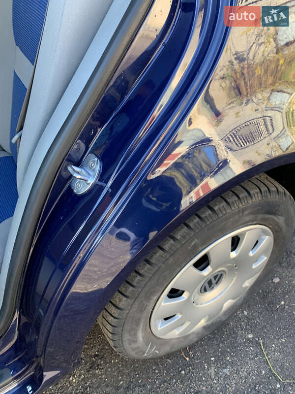 Хэтчбек Volkswagen Golf 2000 в Хмельницком