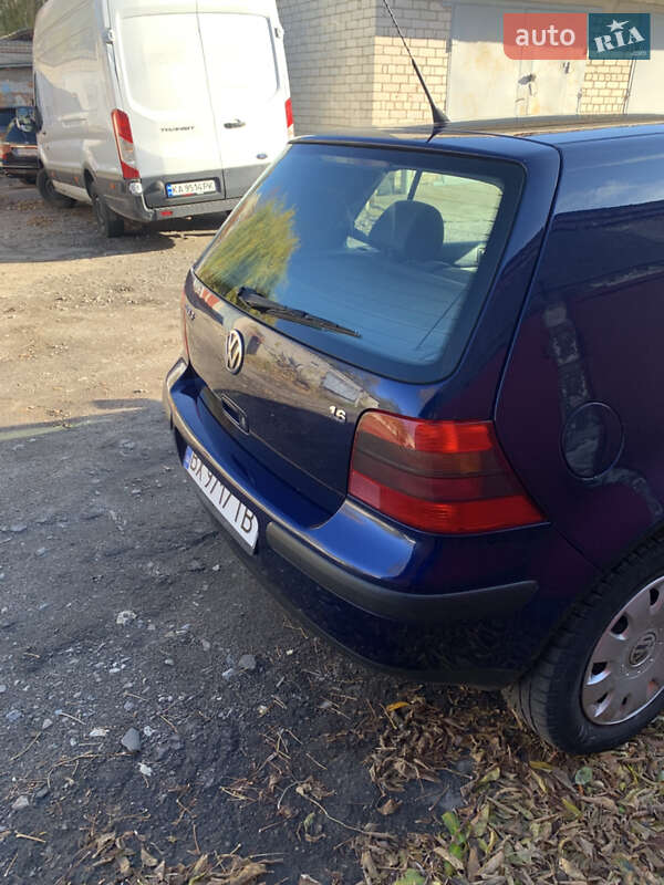 Хэтчбек Volkswagen Golf 2000 в Хмельницком