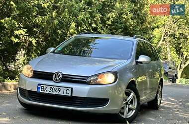 Універсал Volkswagen Golf 2010 в Рівному