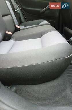 Хэтчбек Volkswagen Golf 2002 в  фото 26 Хэтчбек Volkswagen Golf 2002 в