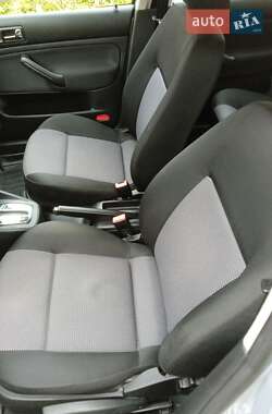 Хэтчбек Volkswagen Golf 2002 в  фото 34 Хэтчбек Volkswagen Golf 2002 в