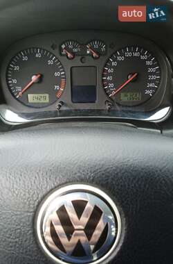 Хэтчбек Volkswagen Golf 2002 в  фото 39 Хэтчбек Volkswagen Golf 2002 в