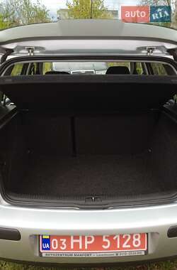 Хэтчбек Volkswagen Golf 2002 в  фото 49 Хэтчбек Volkswagen Golf 2002 в