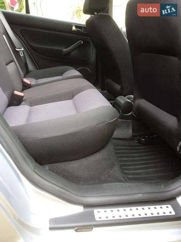 Хетчбек Volkswagen Golf 2002 в Хмельницькому фото 59 Хетчбек Volkswagen Golf 2002 в Хмельницькому