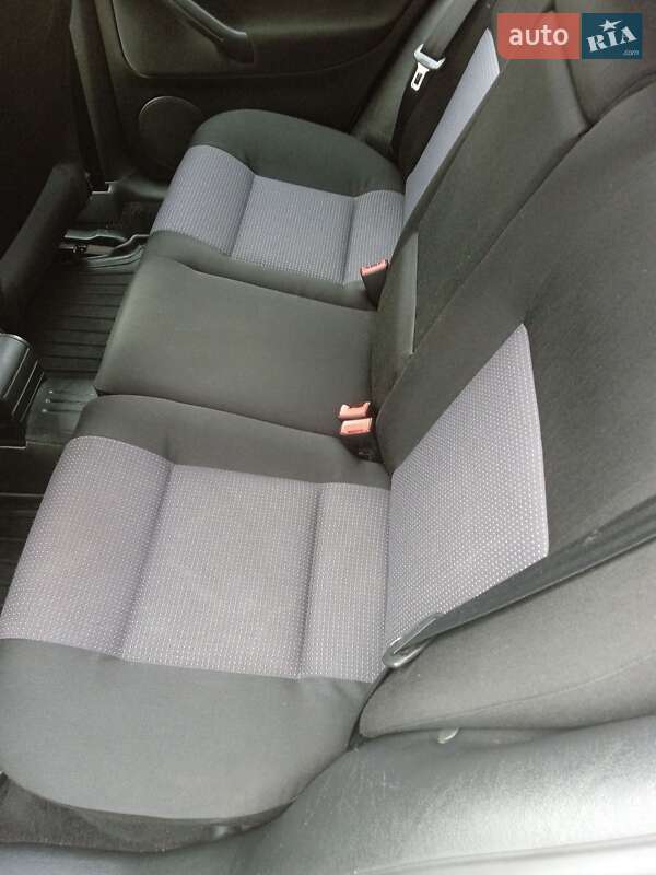 Хетчбек Volkswagen Golf 2002 в Хмельницькому фото 74 Хетчбек Volkswagen Golf 2002 в Хмельницькому