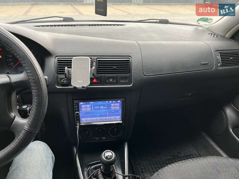 Хетчбек Volkswagen Golf 2001 в Хмельницькому