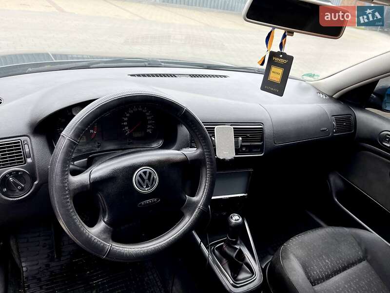 Хетчбек Volkswagen Golf 2001 в Хмельницькому