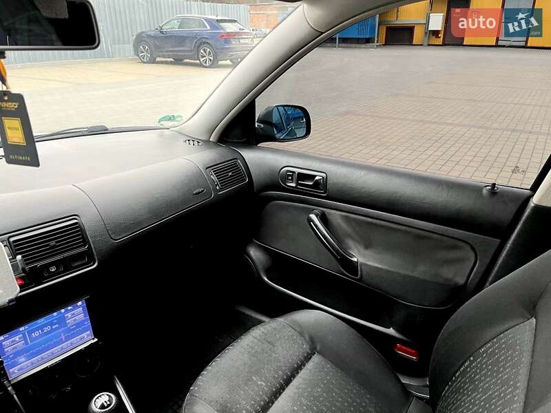 Хетчбек Volkswagen Golf 2001 в Хмельницькому